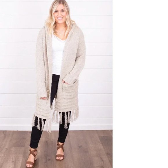 LIKE NEW Mystree Fringe Cozy Cardigan Hooded - Picture 1 of 8